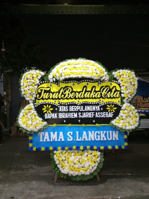 Papan Bunga Duka di Timur